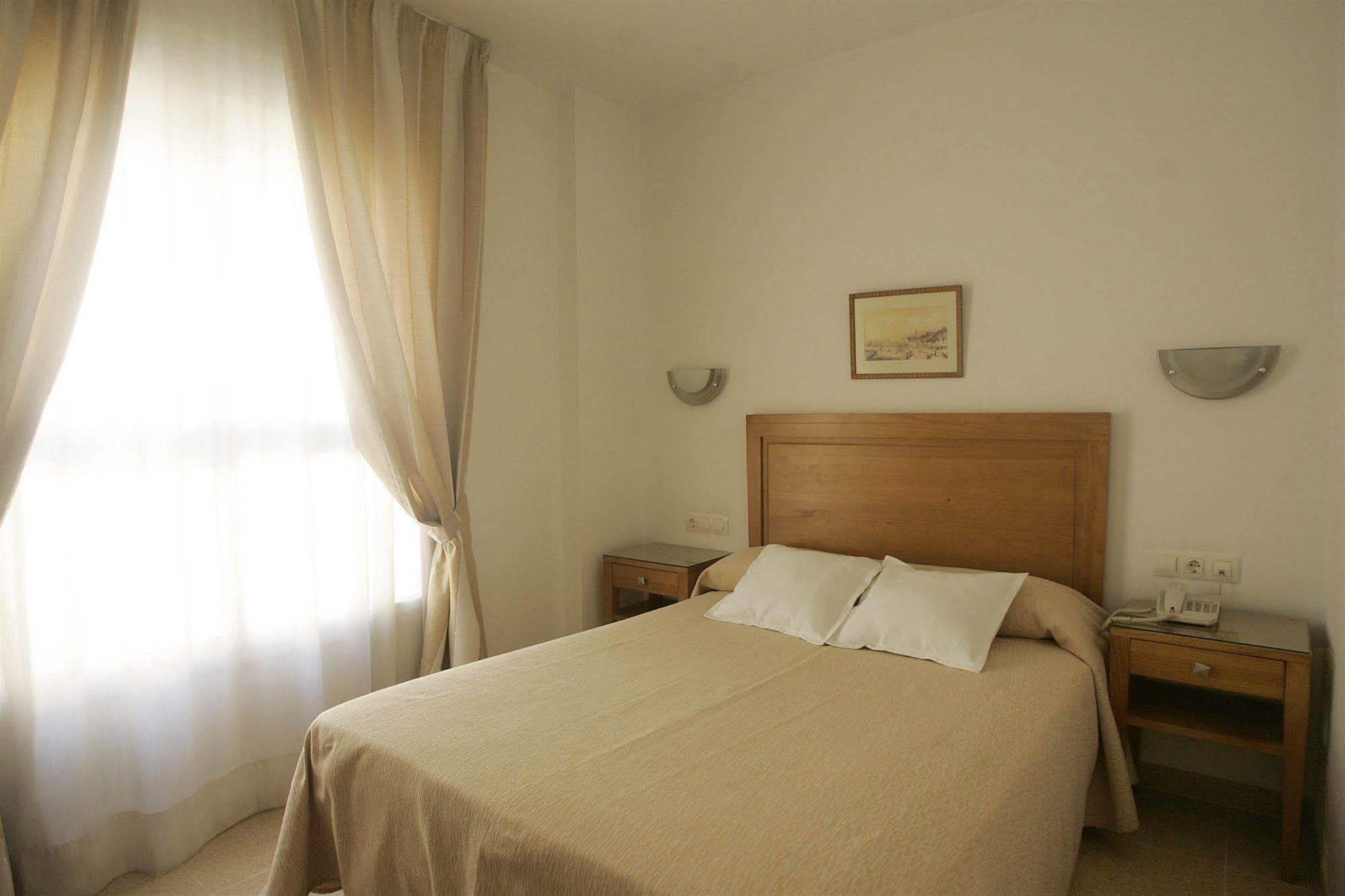 Hotel Goartin มาลากา ภายนอก รูปภาพ