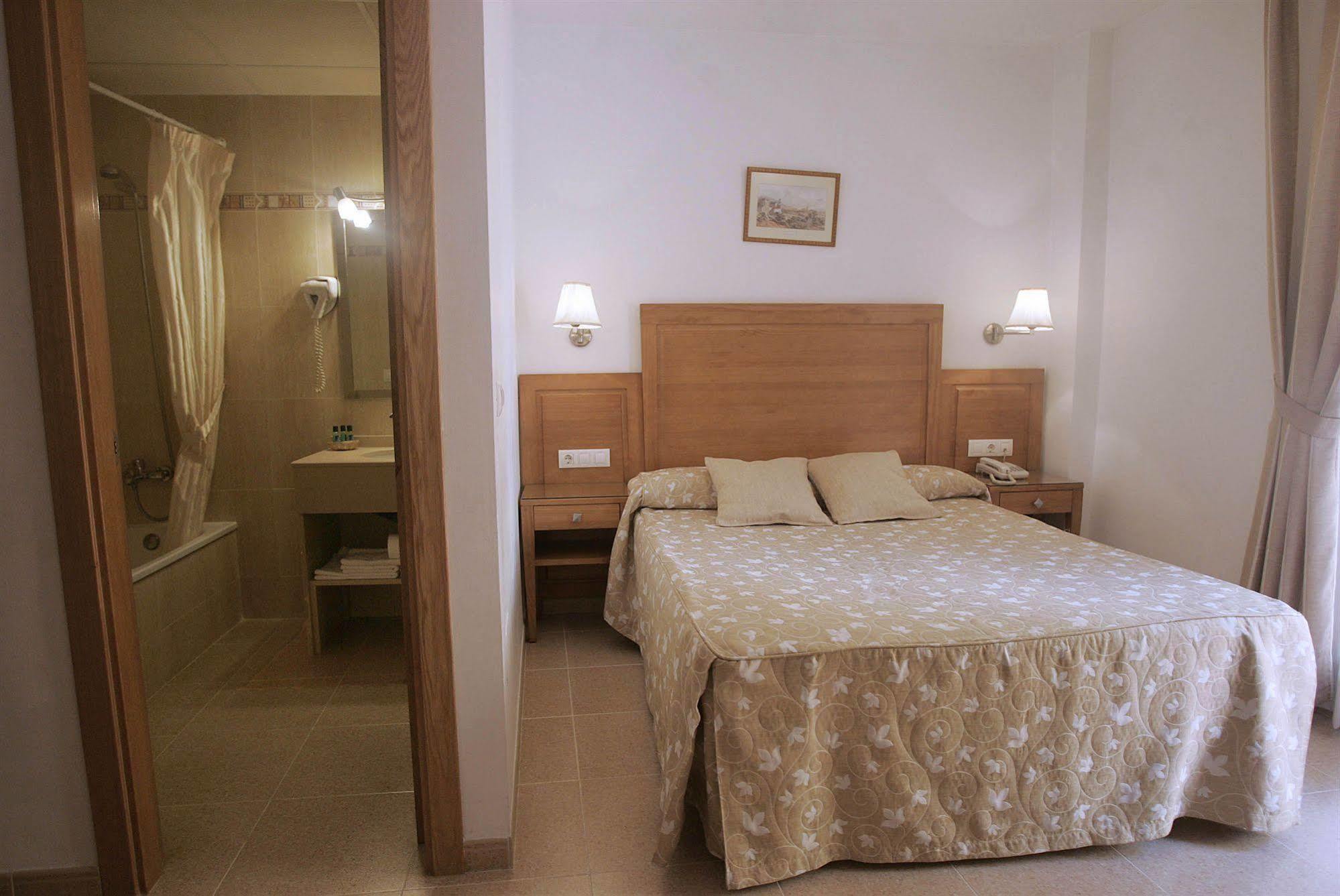 Hotel Goartin มาลากา ภายนอก รูปภาพ