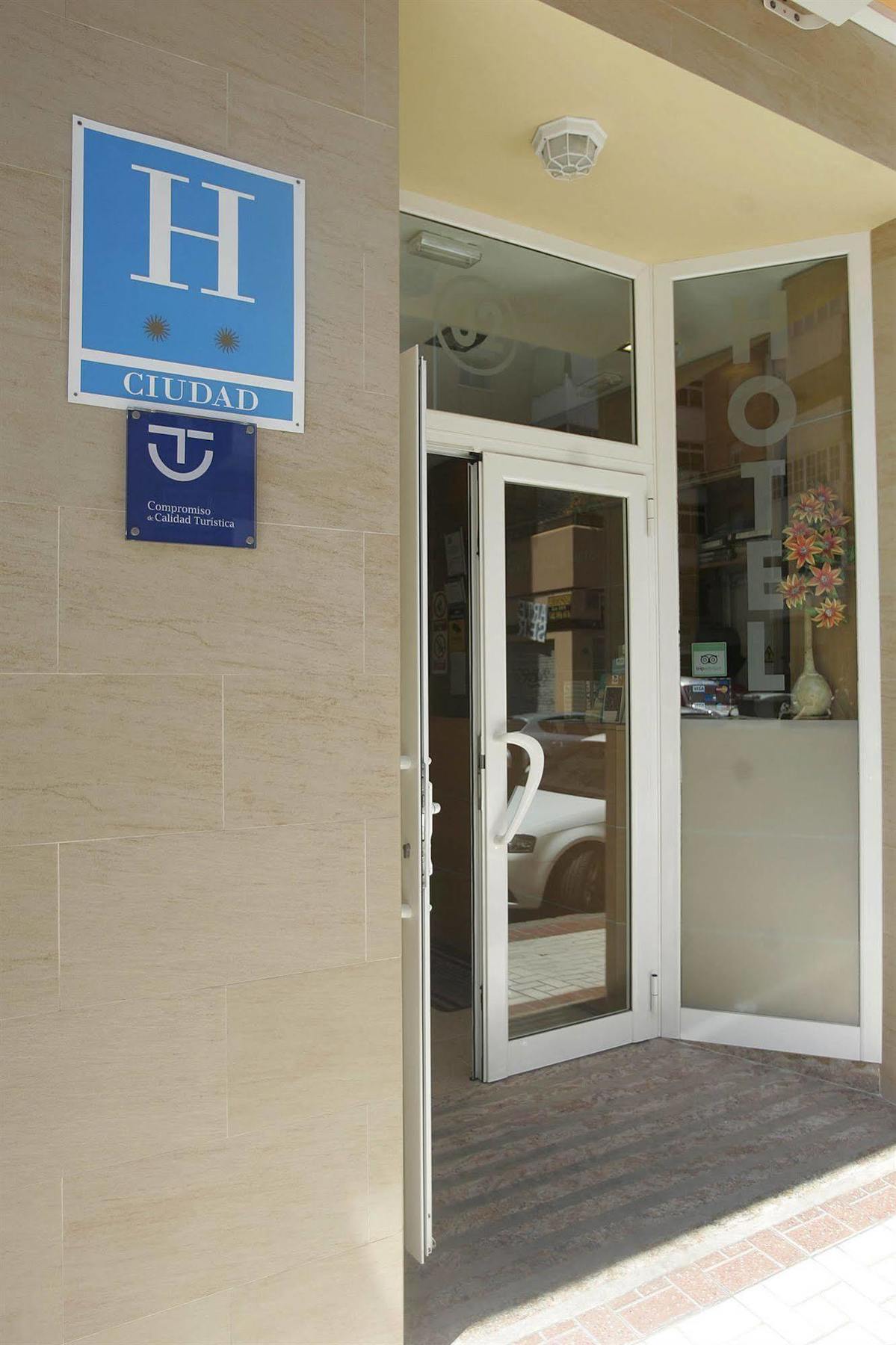 Hotel Goartin มาลากา ภายนอก รูปภาพ