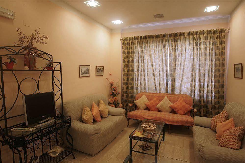 Hotel Goartin มาลากา ภายนอก รูปภาพ